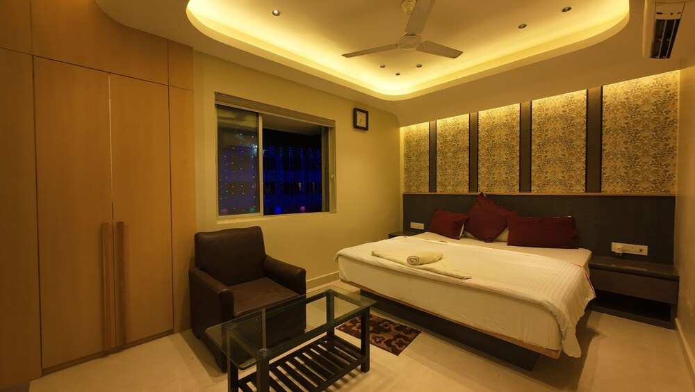 Classic Double room with garden view (full double bed)
