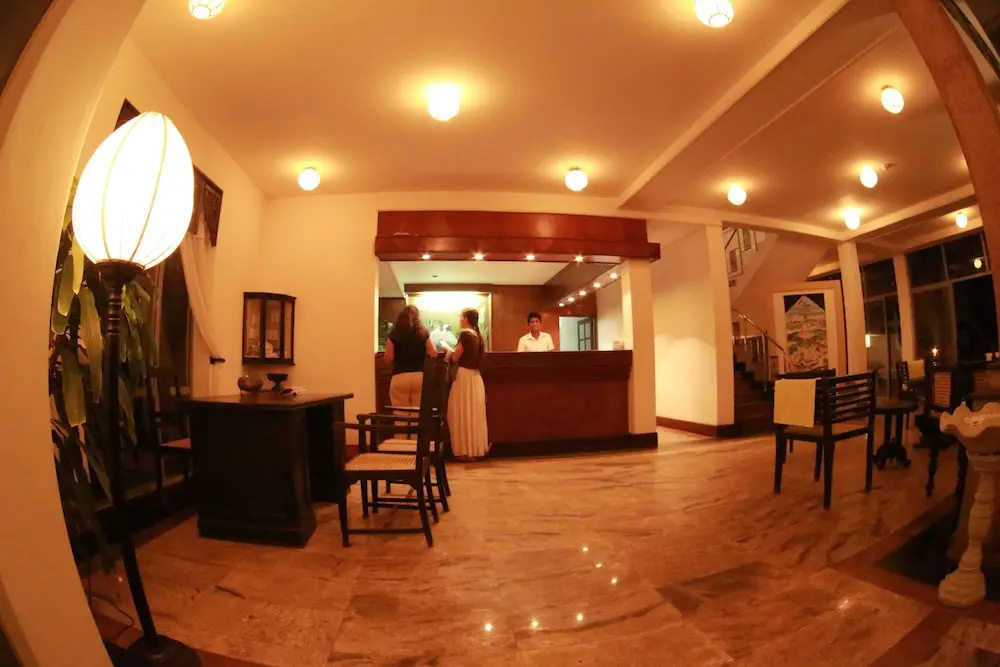 Lobby & Reception