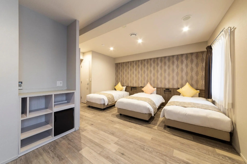 Triple room