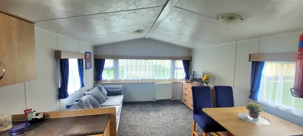 Stunning Holiday Home Beautiful Lakeside Views 15 Mins From Goodwood