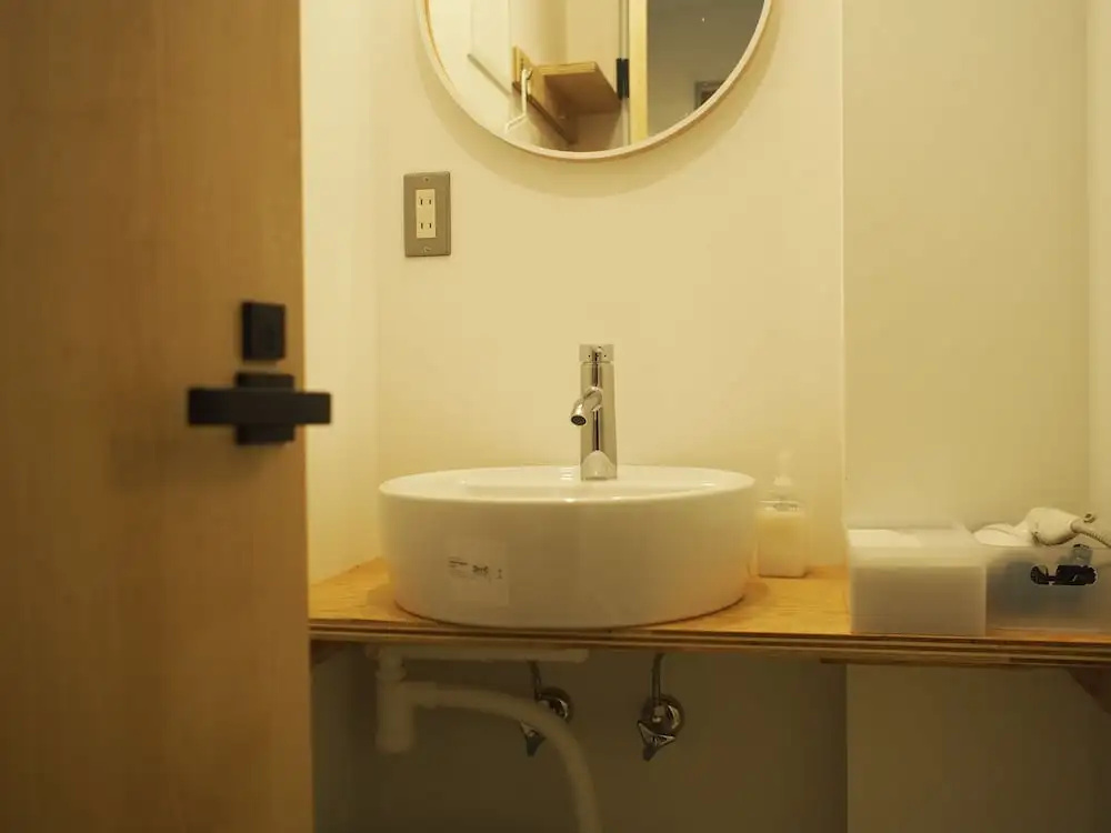 Comfort room