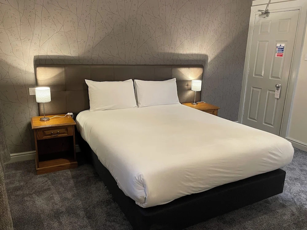 Superior Double room (full double bed)