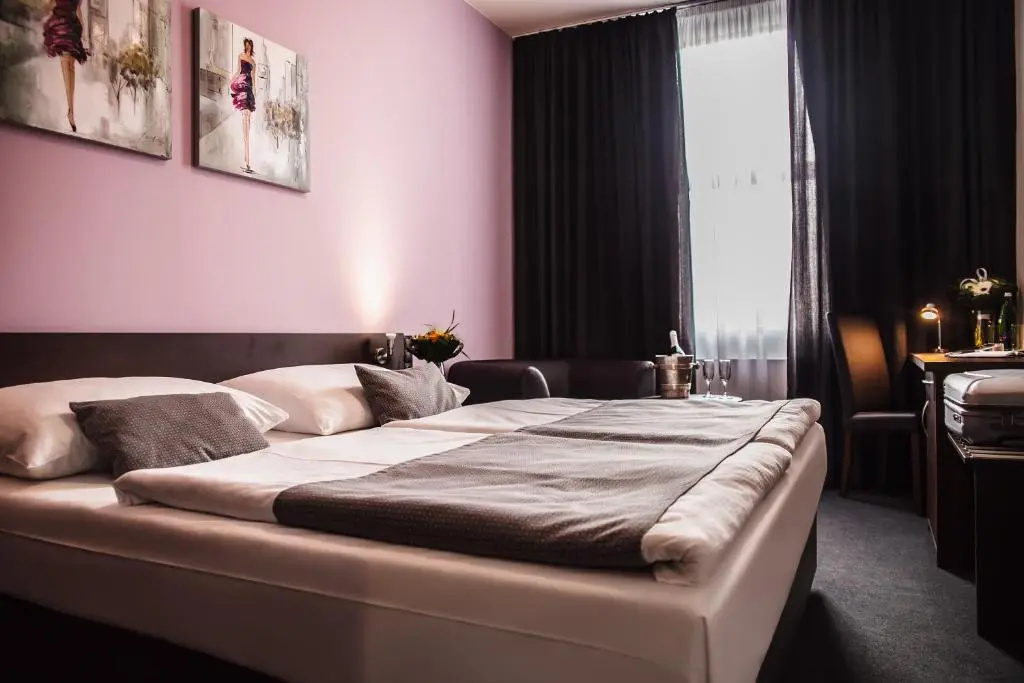 Standard Double room (full double bed)