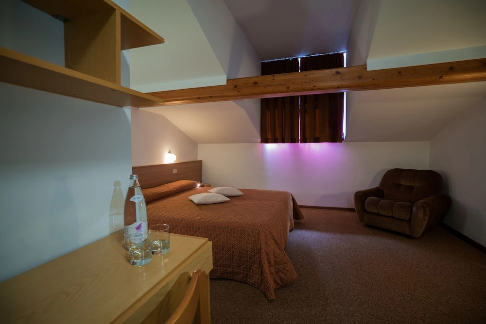 Economy Triple room with balcony