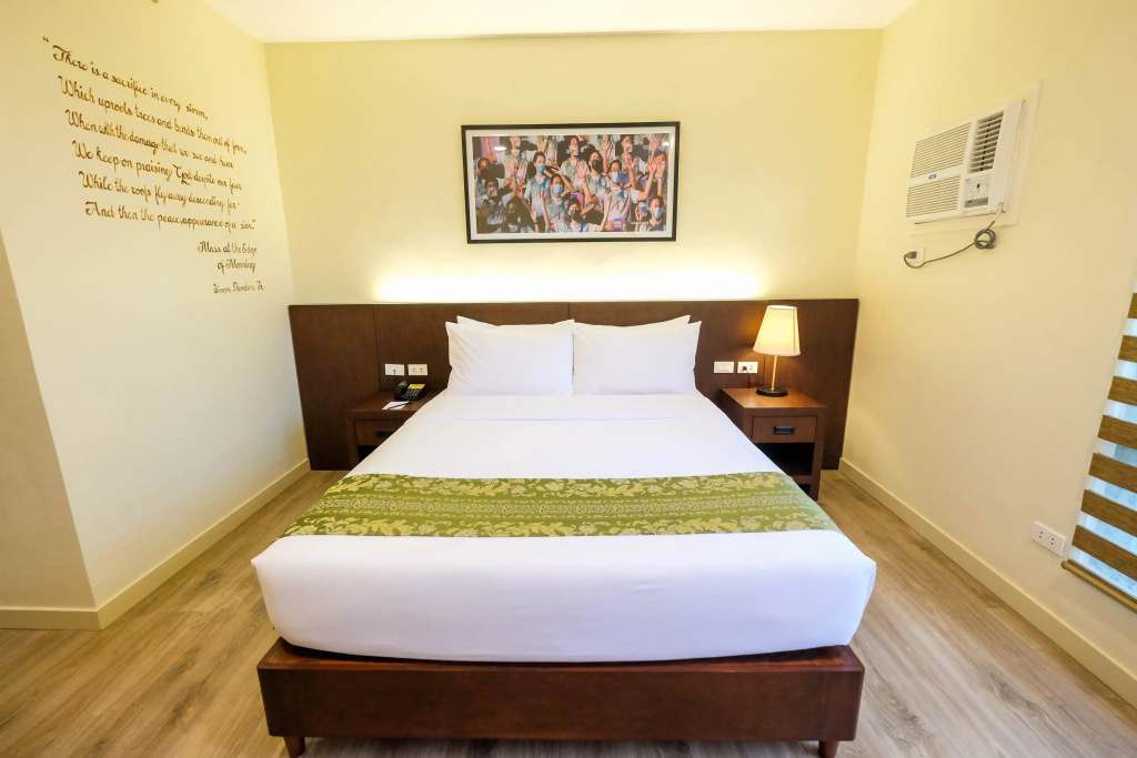 Deluxe Double room (full double bed)