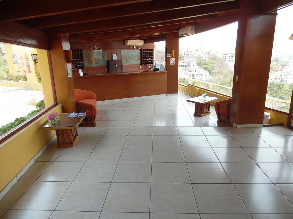 Lobby & Reception