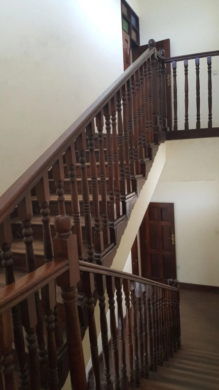 Hotel Executive 13