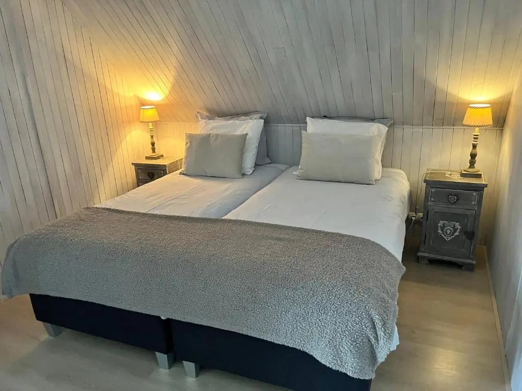 Superior Double room (full double bed)
