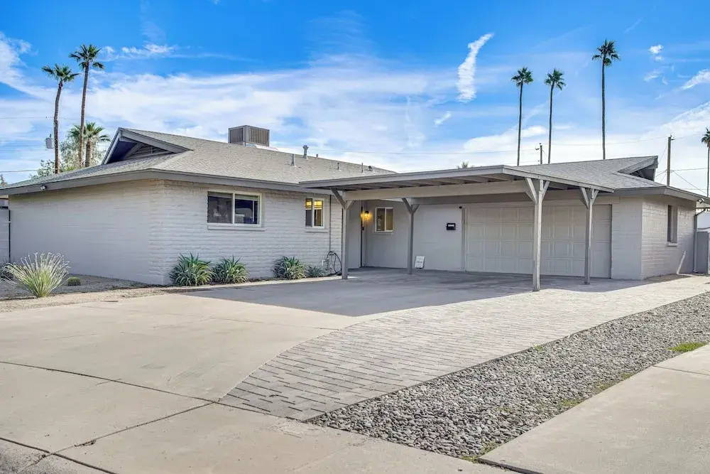 2 Mi to Asu: Spacious Family Home w/ Patio!