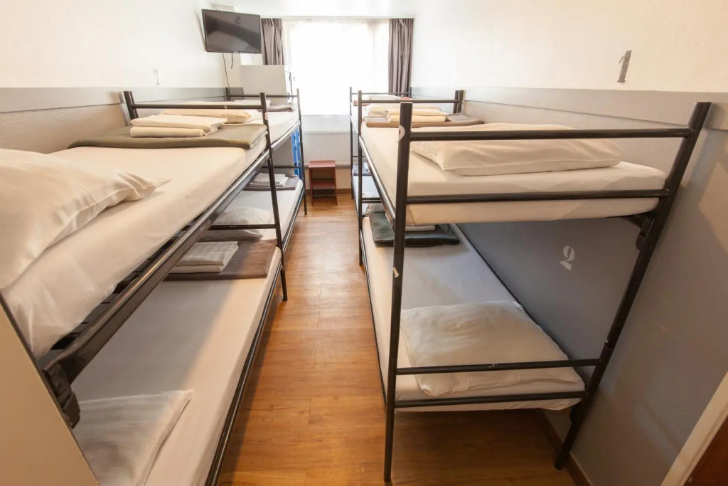 Standard Sextuple room