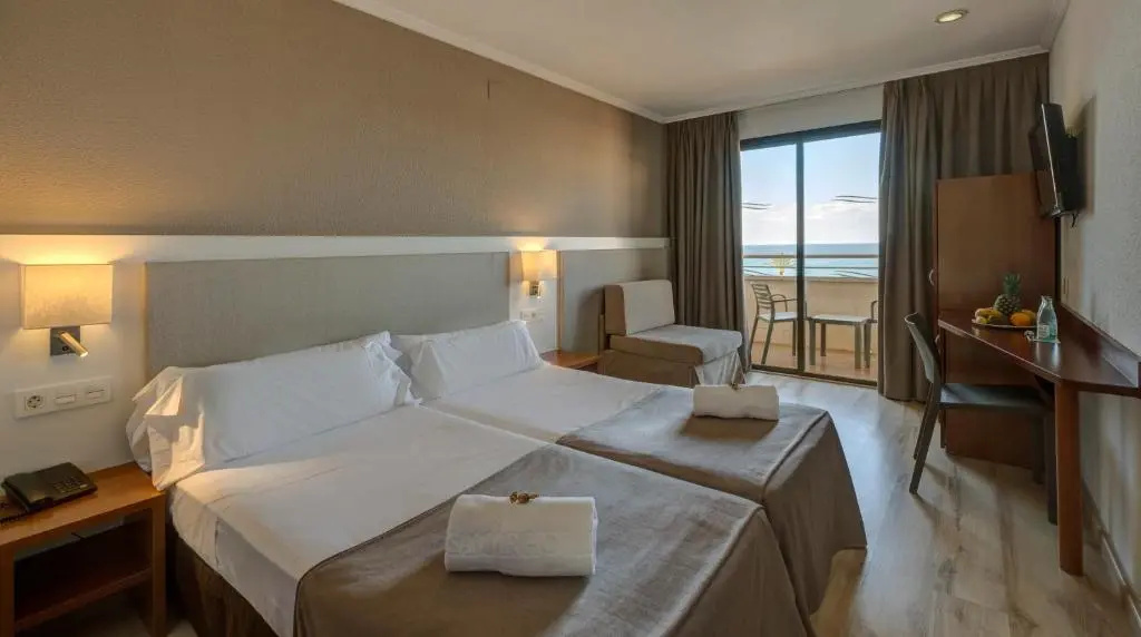 Family room with sea view