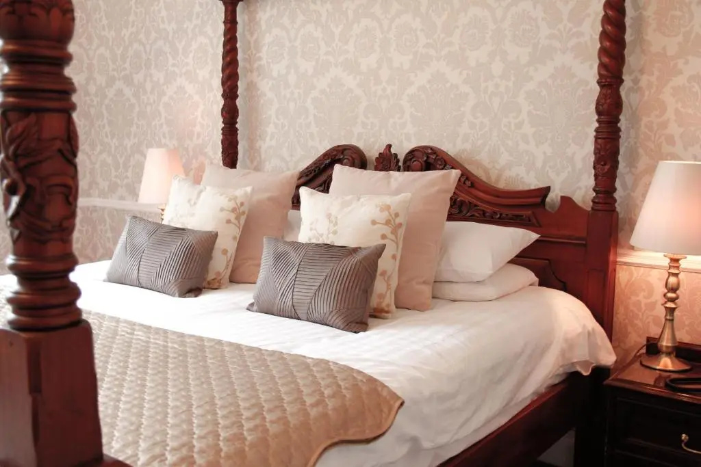Llechwen Hall Hotel - Chambres