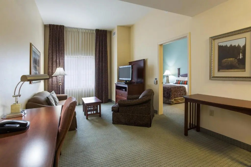 Staybridge Suites Tallahassee by IHG - Chambres