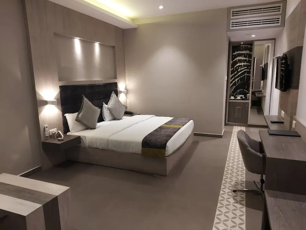 Grand room