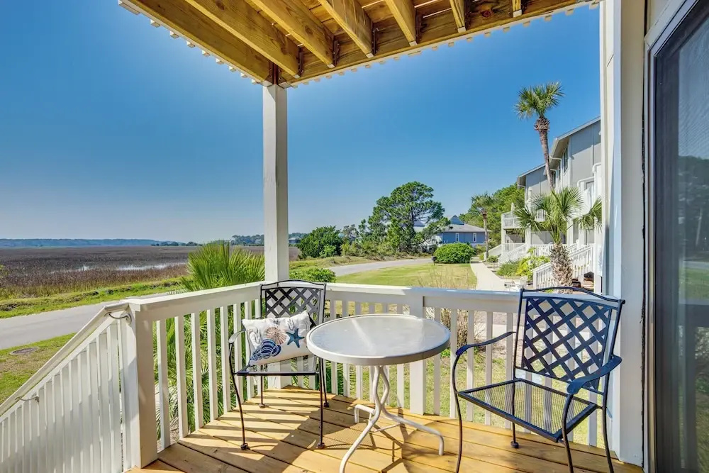 Harbor Island Condo With Deck - Steps to Beach!