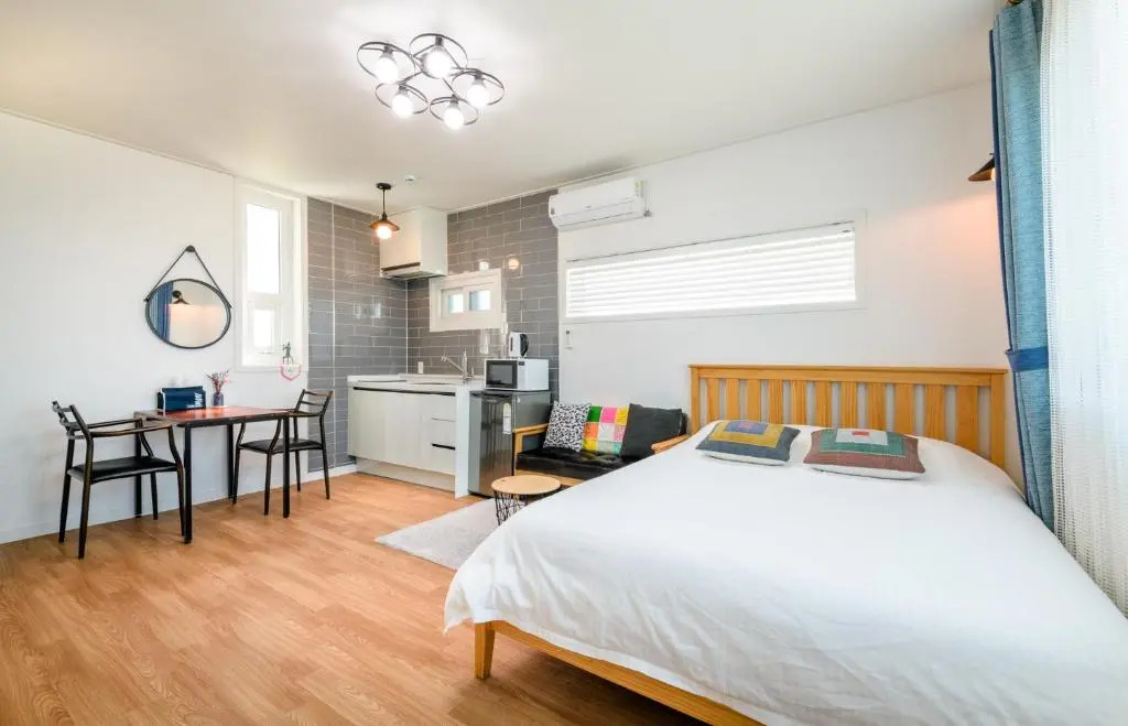 Standard Double room with sea view (full double bed)