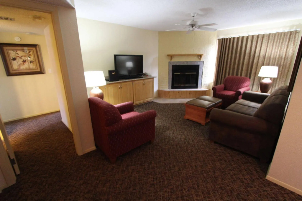 Crown Point Resort - Général