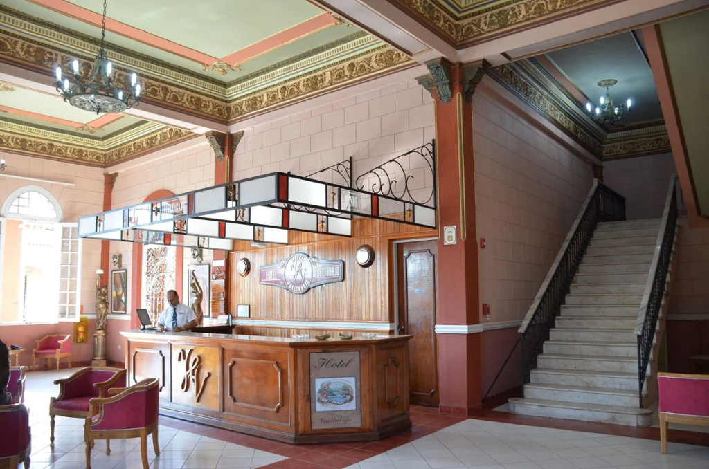Lobby & Reception