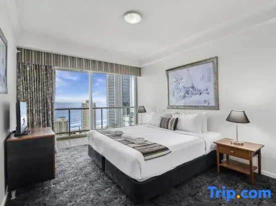 3 Bedrooms Apartment
