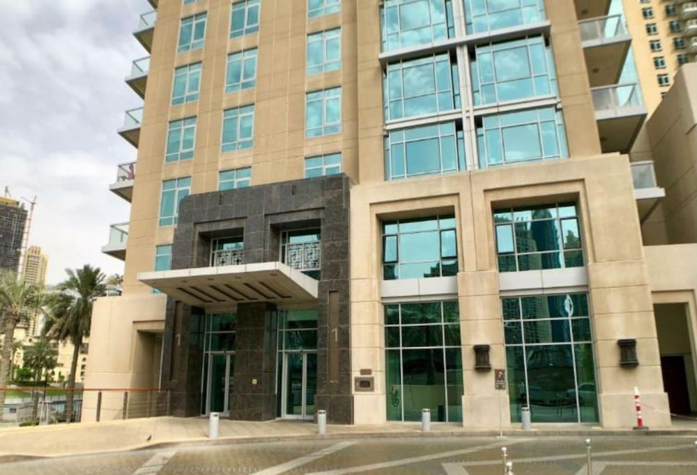 HomesGetaway-The Residences 3BR Downtown