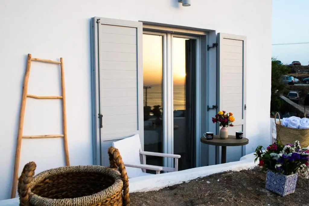 Standard Double room with partial sea view (full double bed)