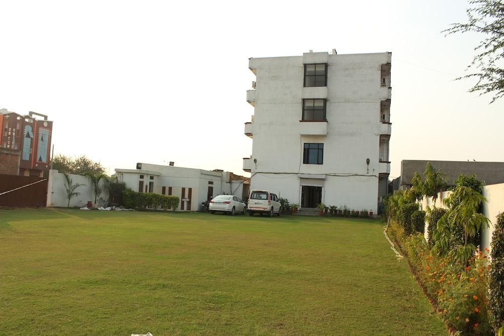 Hotel Shagun Residency Behror