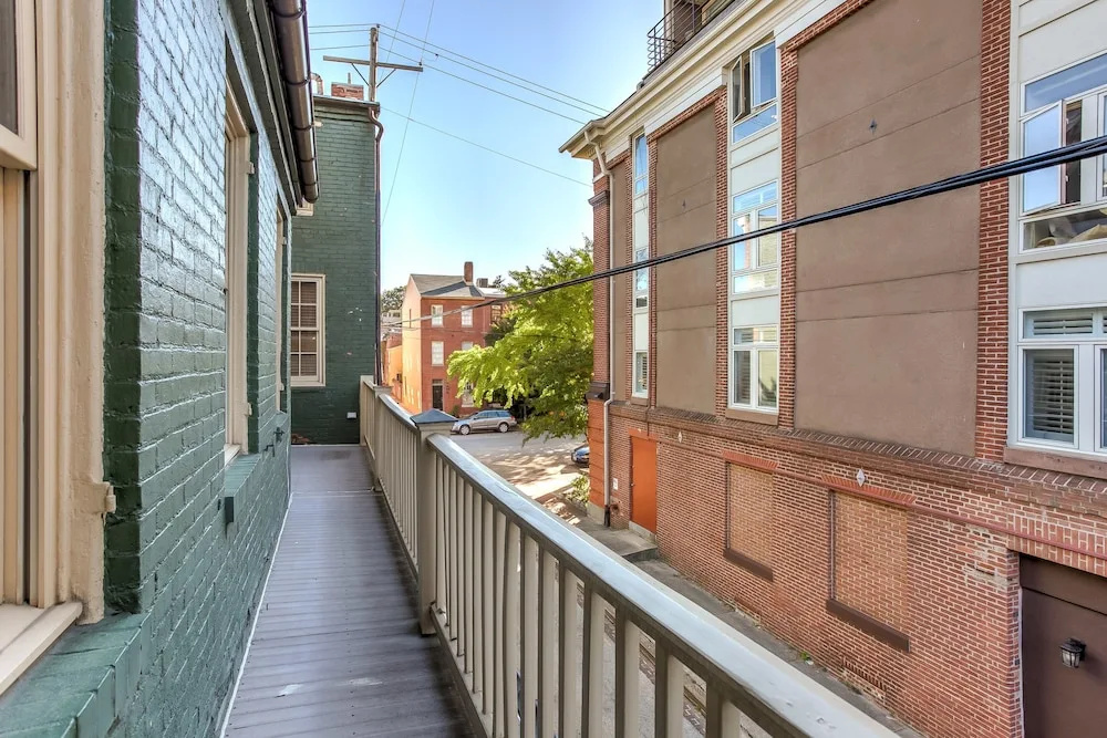 Luxurious Historic Home 1 Block From Inner Harbor