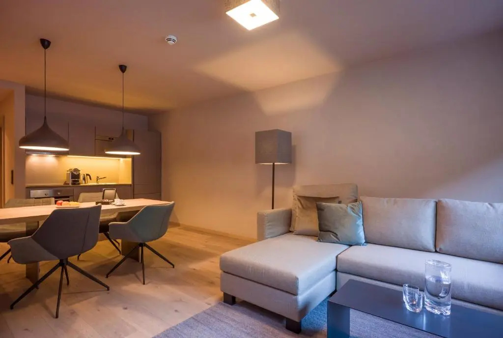 2 Bedrooms Apartment