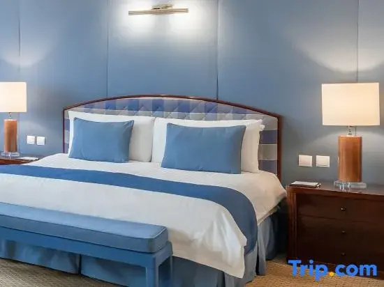 1 Bedroom Club Lounge Access Double Suite (full double bed)