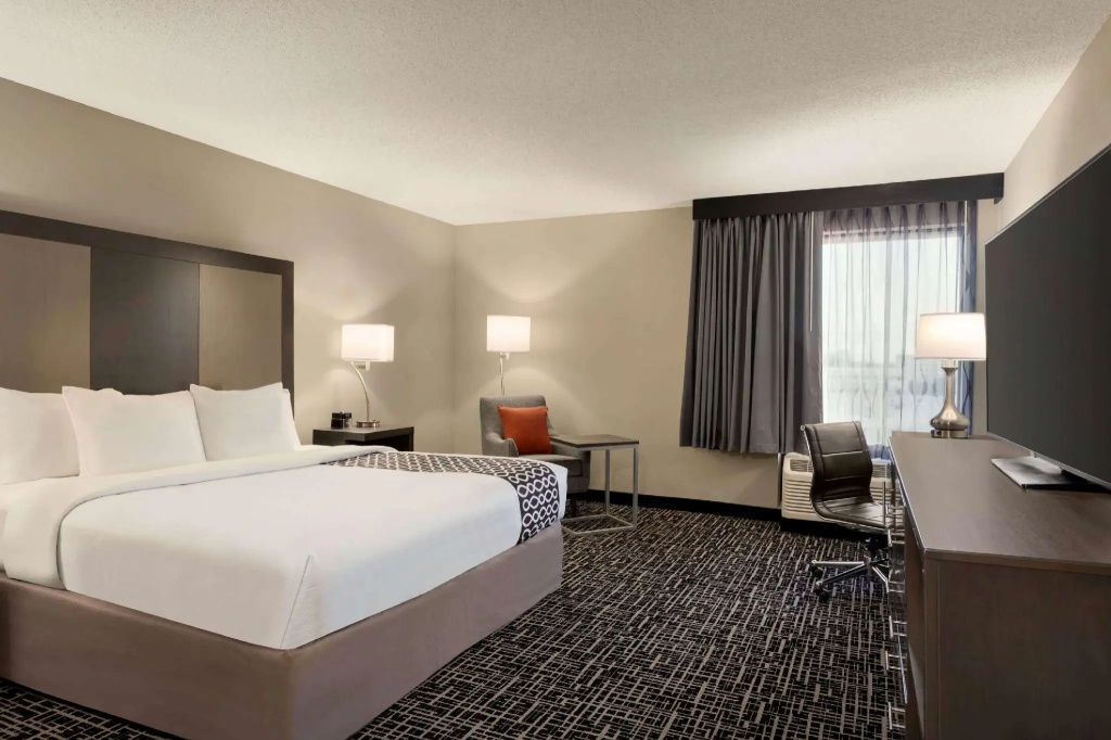 La Quinta Inn & Suites by Wyndham St Louis Route 66 - Chambres