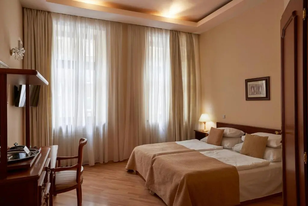 Superior Double room (full double bed)