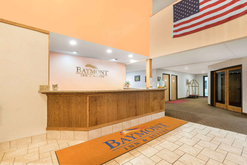 Lobby & Reception