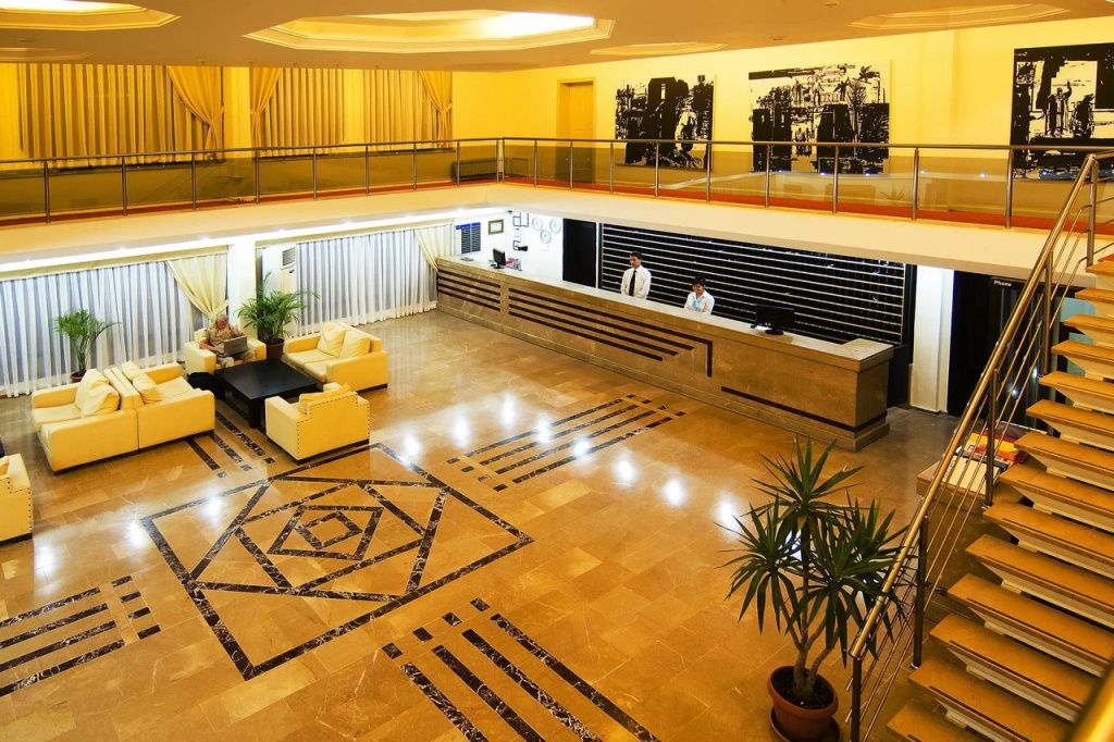 Lobby & Reception