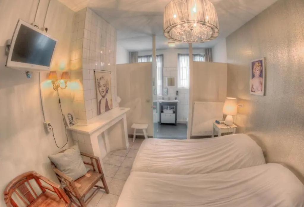 Standard Double room (full double bed)
