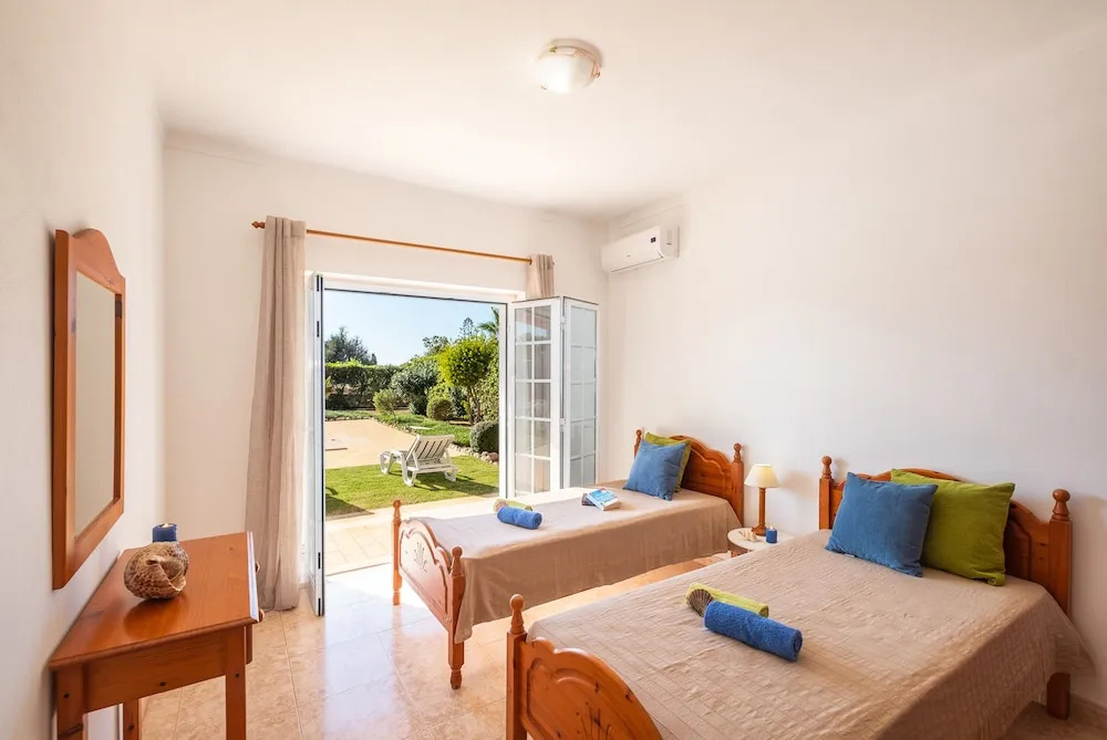 3 Bedrooms Villa with pool view