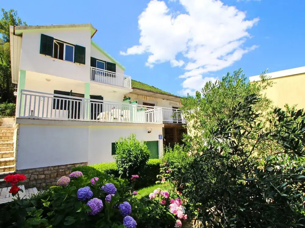 Holiday Home Gea - Three Bedroom Holiday Home With Terrace and Partial Sea View