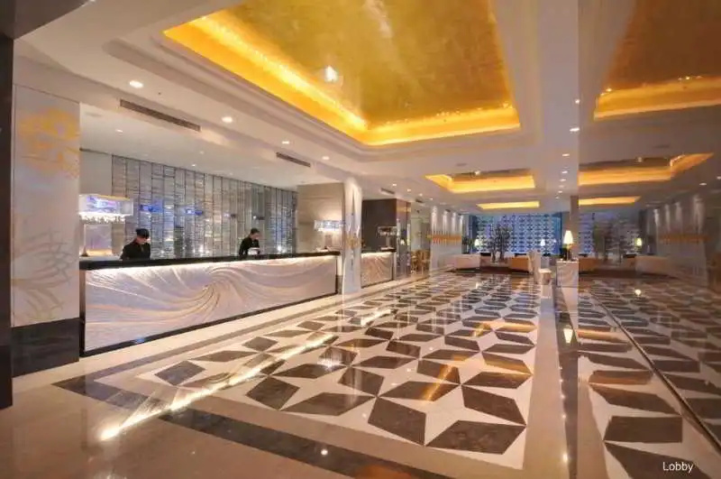 Monarch Skyline Hotel - фото 13