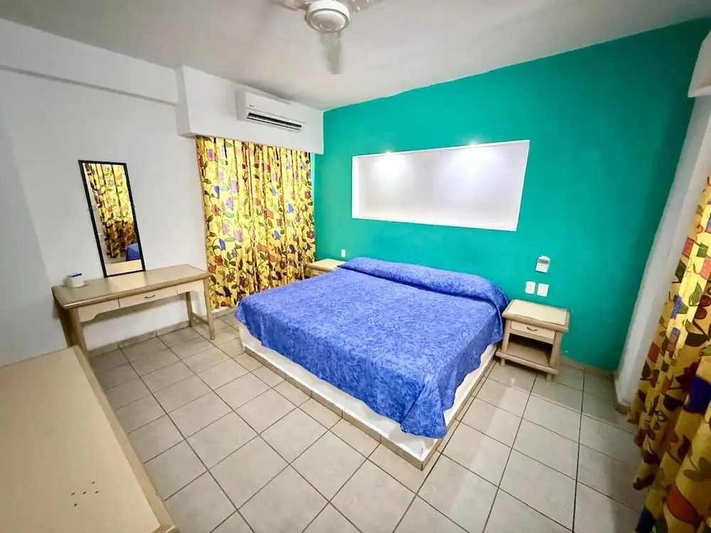 Hotel Acapulco — 4