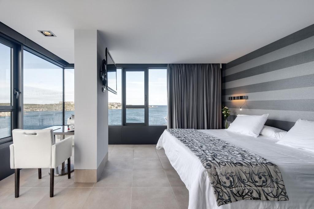 Deluxe Double room (full double bed)