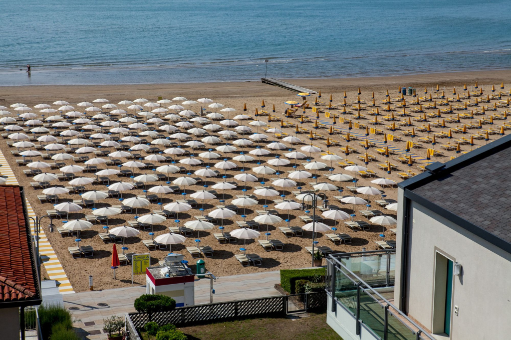 Beach & Waterfront