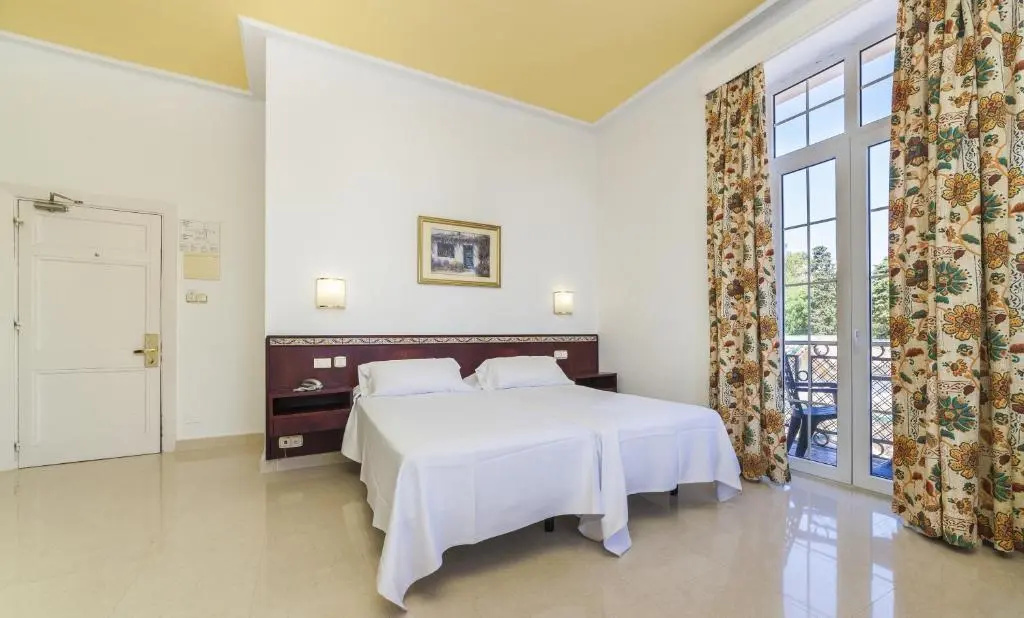 Globales Reina Cristina - Chambres