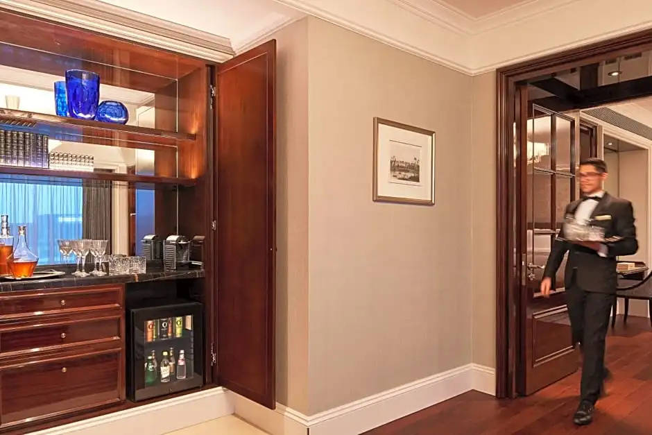 Premier Double Club Suite (full double bed)