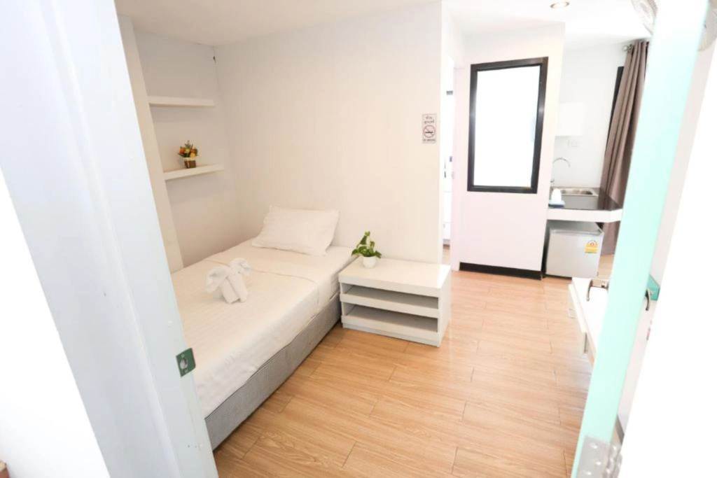 C Tower Hotel - Chambres