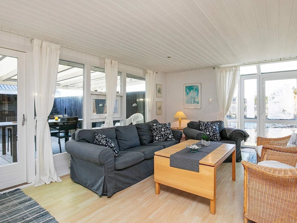 Charming Holiday Home in Blokhus with Roofed Terrace - фото 7