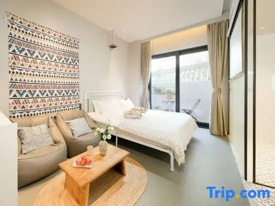3 Bedrooms Standard Double room with courtyard view (full double bed)