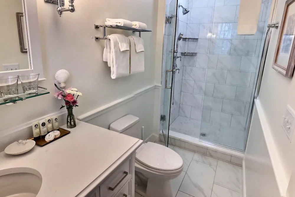 Carriage House Inn - фото 10