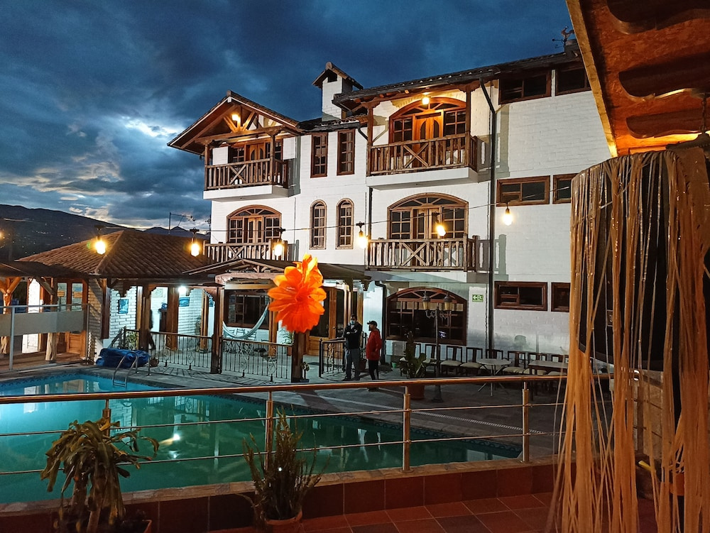Imperio Real - Hosteria