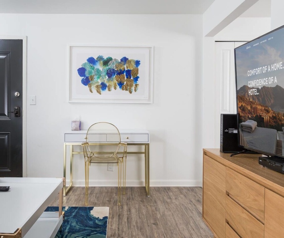 8 BRs Comprised of 4 2BR Suites by Domio