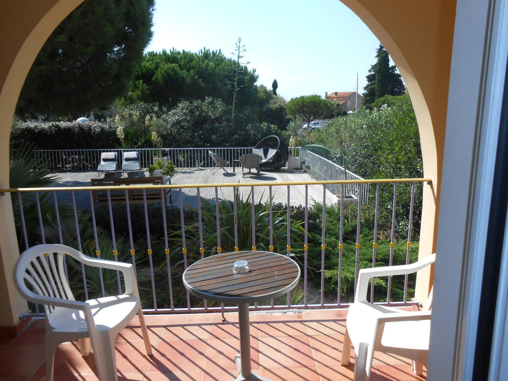 Balcony & Terrace