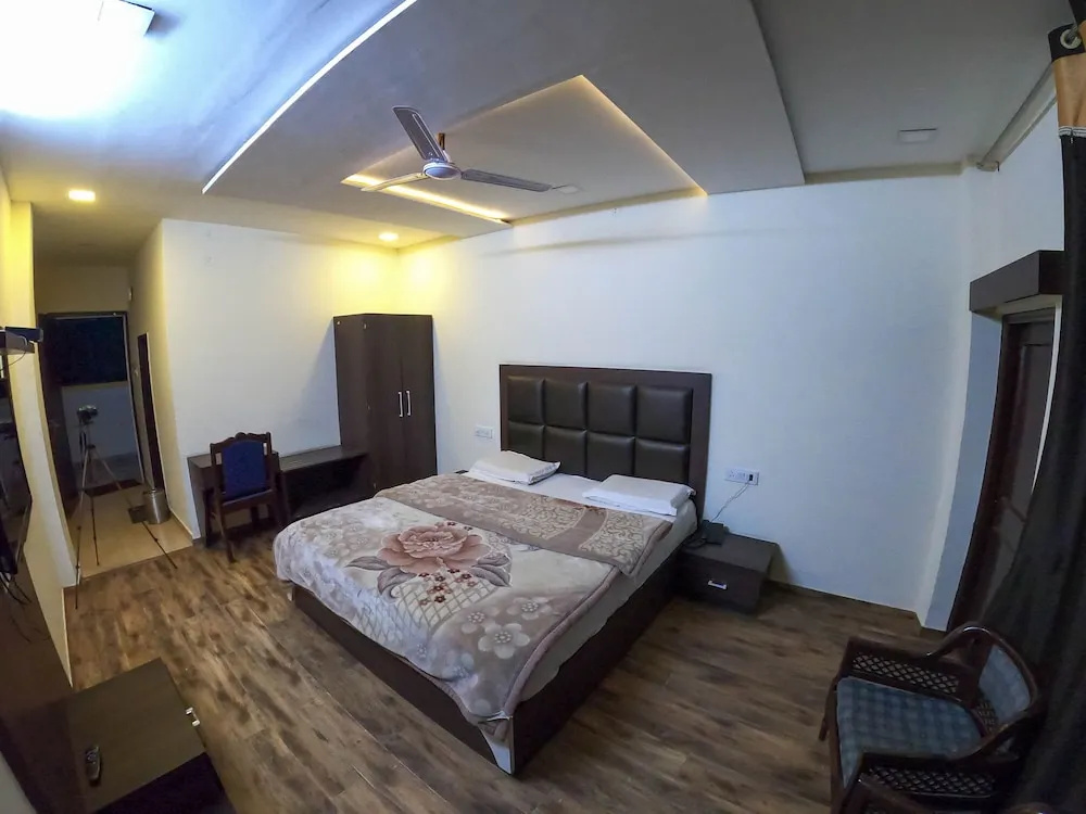 Economy room